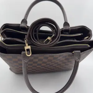 Louis Vuitton Brompton Handbag Damier Brown - image 100